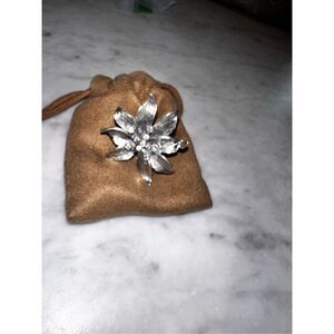 Sterling Silver flower ring with stones